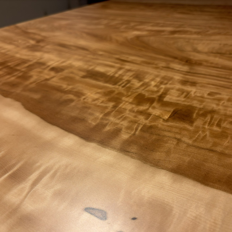 一枚板　トチ / 栃(杢)　K-HN-2201-884　(W200cm)