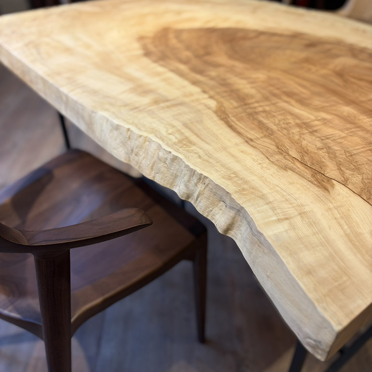一枚板　トチ / 栃　32-1　(W120cm)