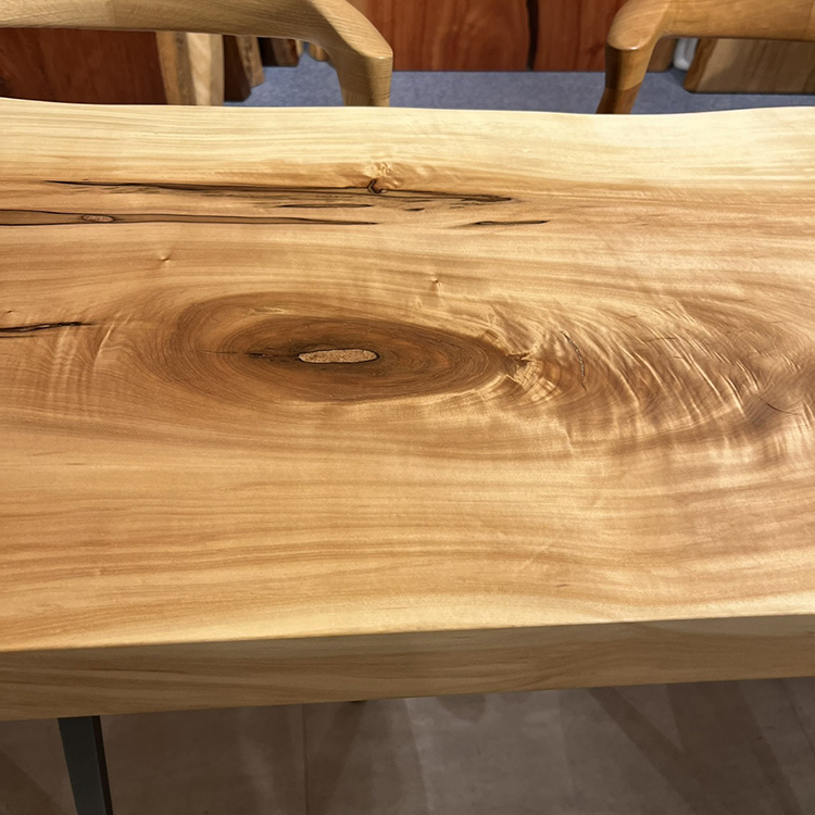 一枚板　トチ / 栃　67-17　(W190cm)