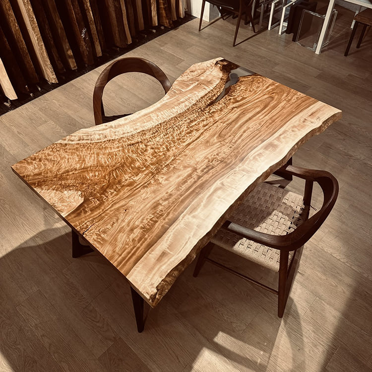 【SOLD OUT】一枚板　トチ / 栃(杢)　K-HN-2201-886　(W150cm)