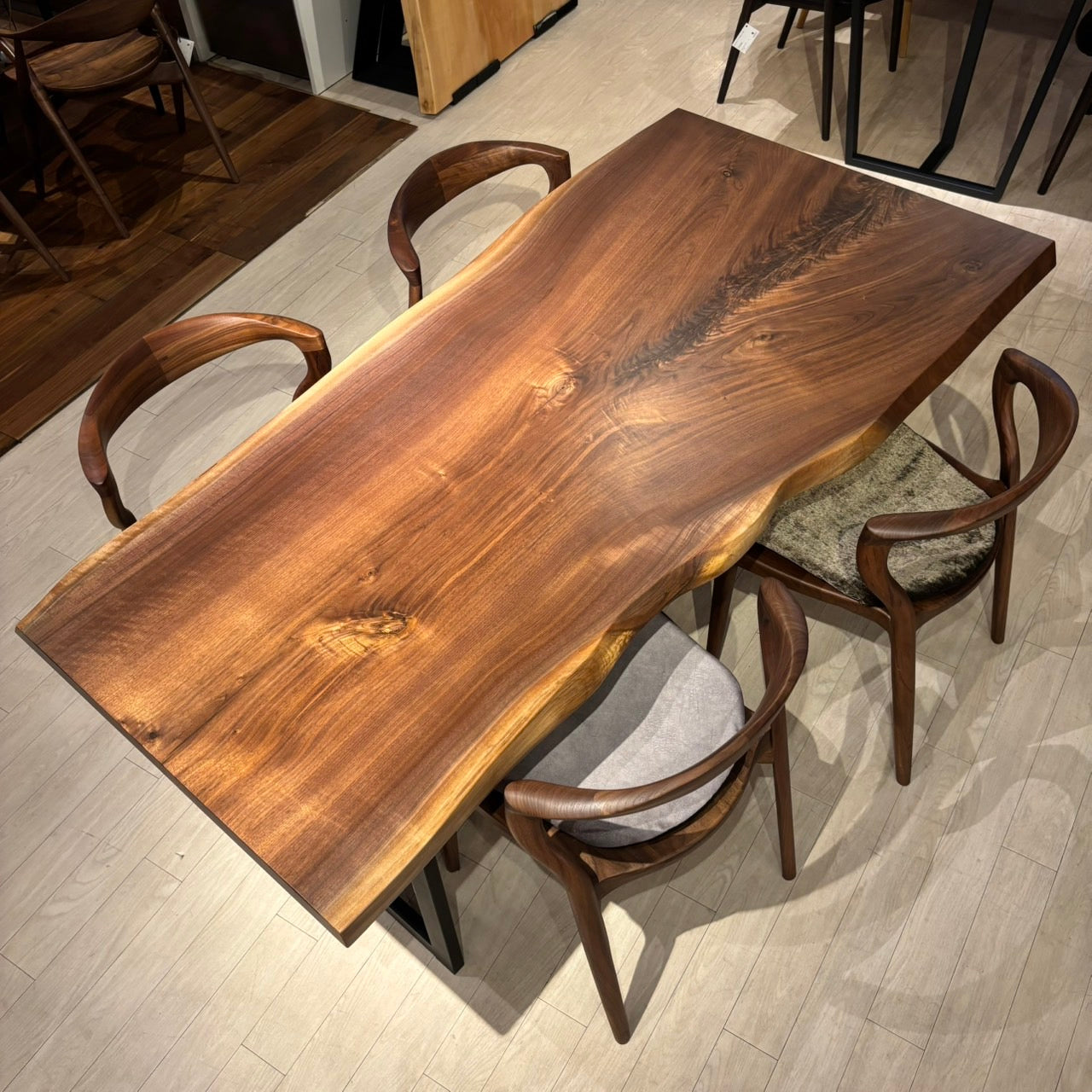 一枚板　ウォールナット　251-8-1　(W180cm)