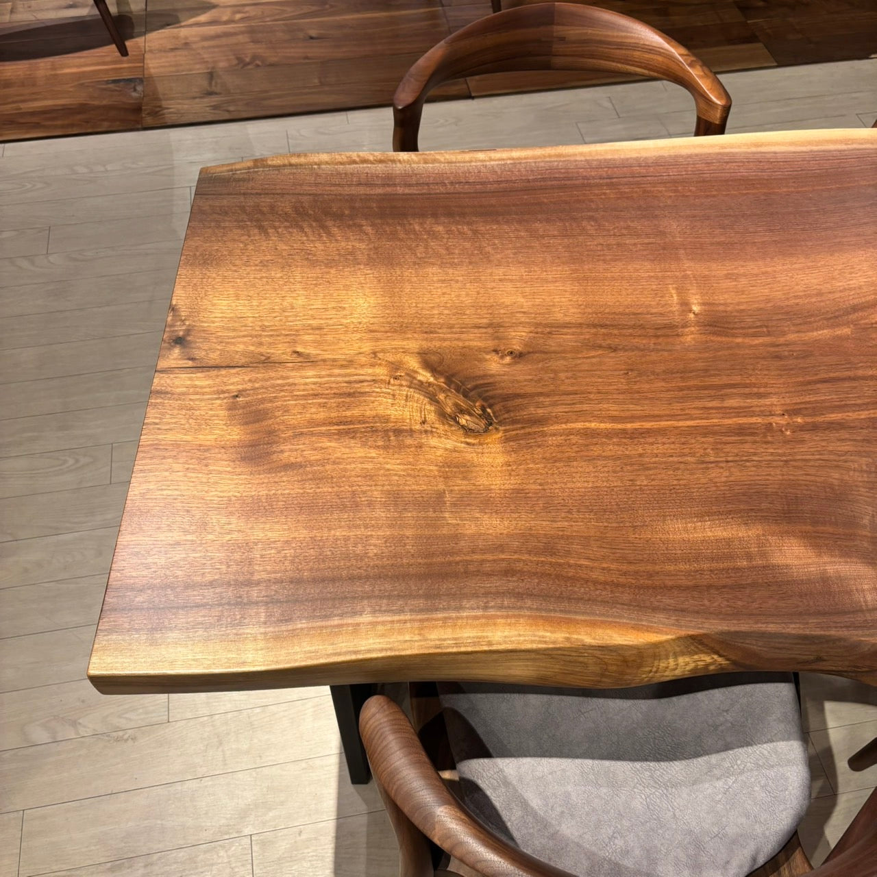 一枚板　ウォールナット　251-8-1　(W180cm)