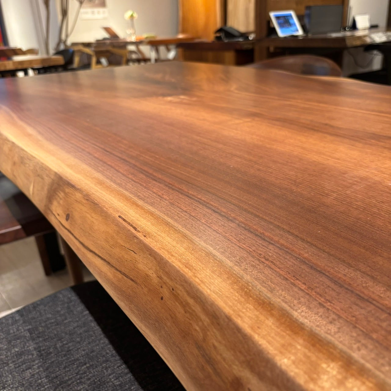 一枚板　ウォールナット　251-8-1　(W180cm)