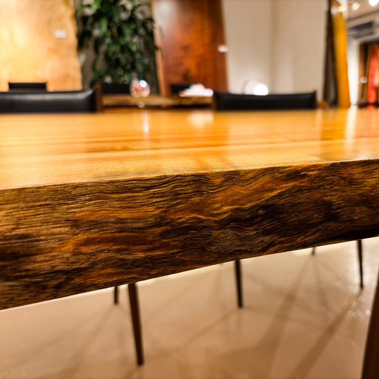 一枚板　クス / 楠(杢)　85-1/2-11　(W240cm)