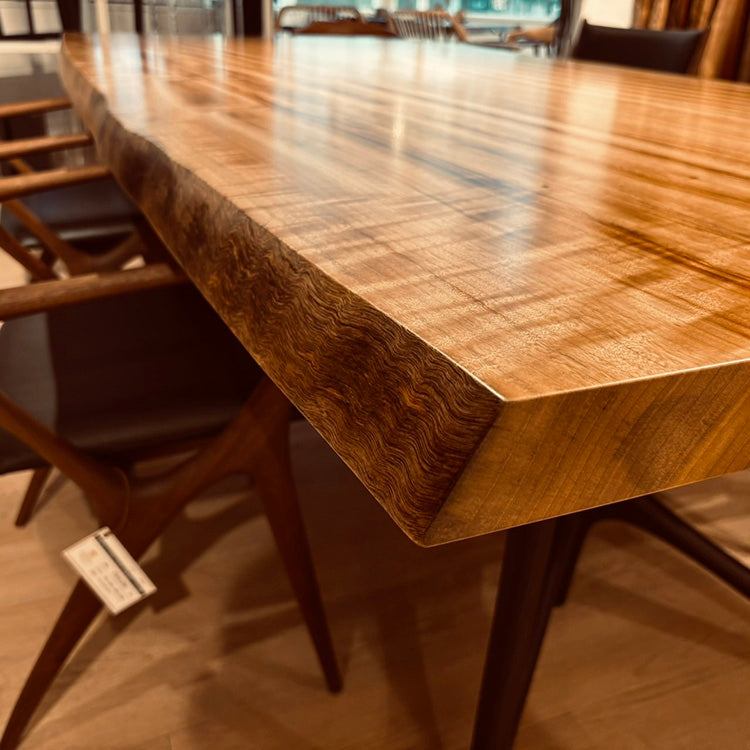 一枚板　クス / 楠(杢)　85-1/2-11　(W240cm)