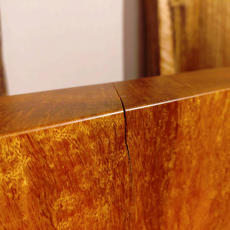 一枚板　モビンギ(杢)　K-OM-2303-346-2　(W160cm)