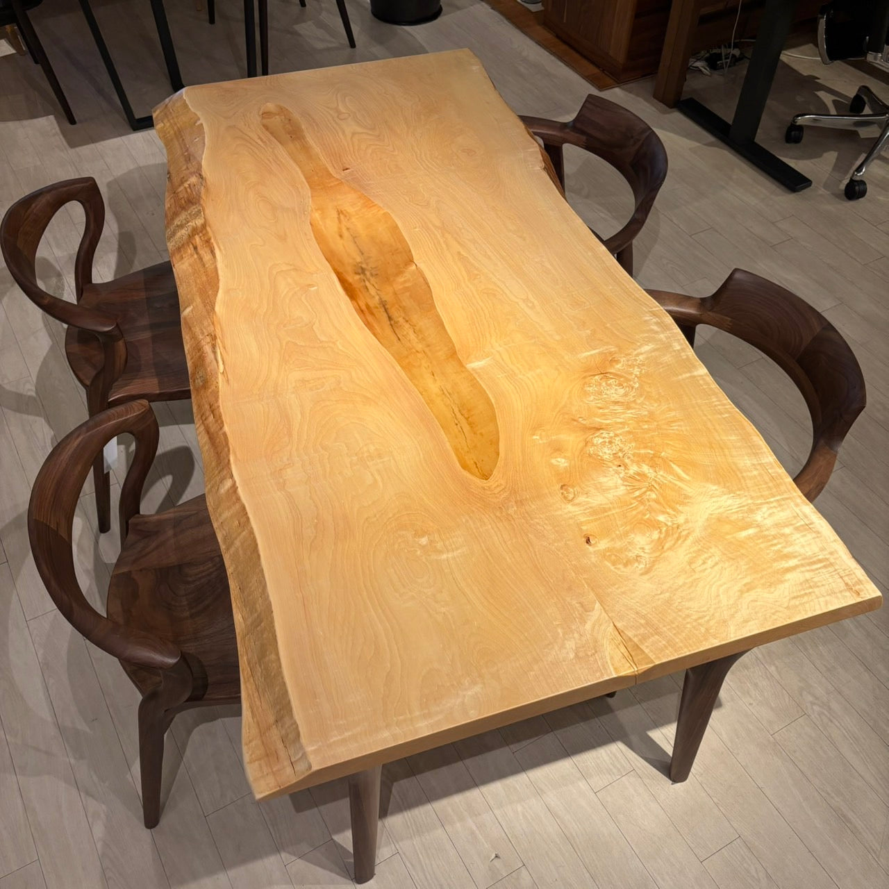 一枚板　トチ / 栃(杢)　K-HN-2111-955　(W180cm)