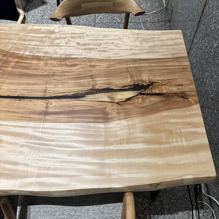 一枚板　トチ / 栃(杢)　532-6-2　(W180cm)