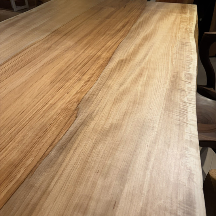 一枚板　トチ / 栃(杢)　K-HN-2202-844　(W200cm)