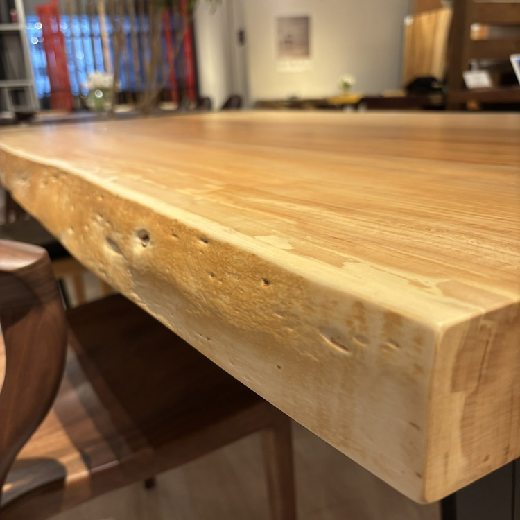 一枚板　トチ / 栃(杢)　K-HN-2202-844　(W200cm)