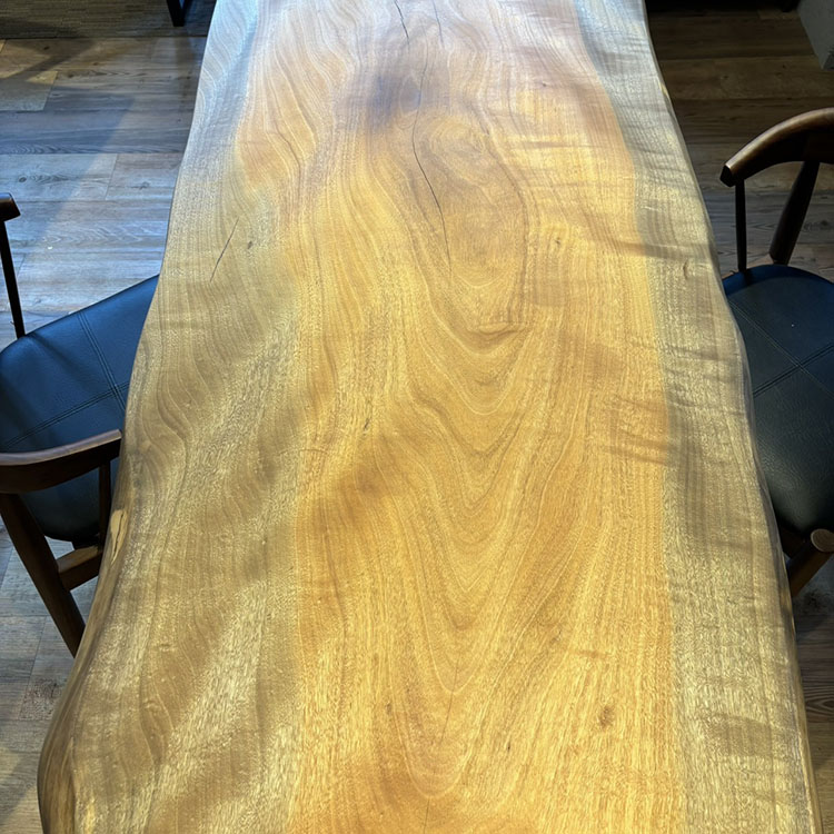 一枚板　タブ / 椨(杢)　K-GM-2303-365-2　(W130cm)