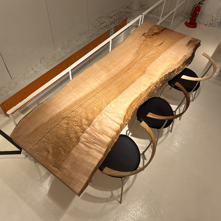 一枚板　カエデ / 楓(杢）　T-KW-2110-43387　(W240cm)