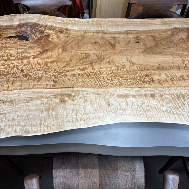 一枚板　トチ / 栃(杢)　K-CN-2106-1550　(W250cm)