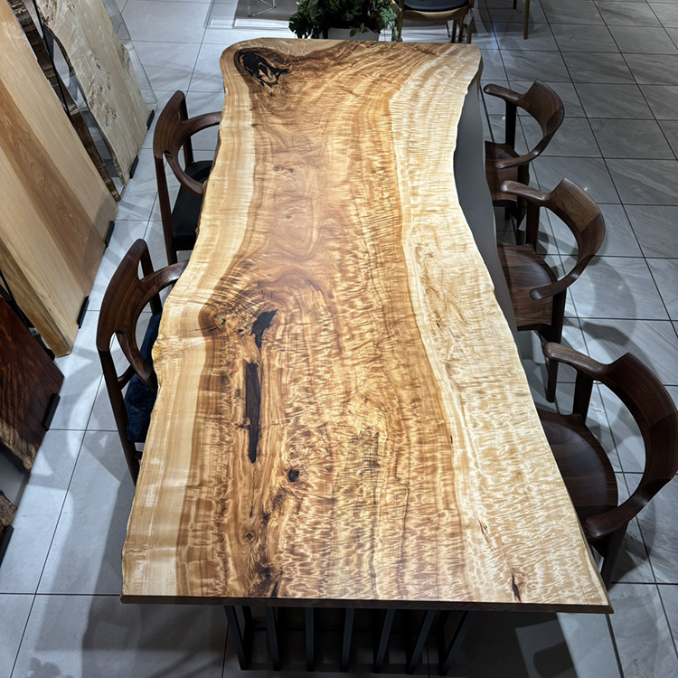 一枚板　トチ / 栃(杢)　K-CN-2106-1550　(W250cm)