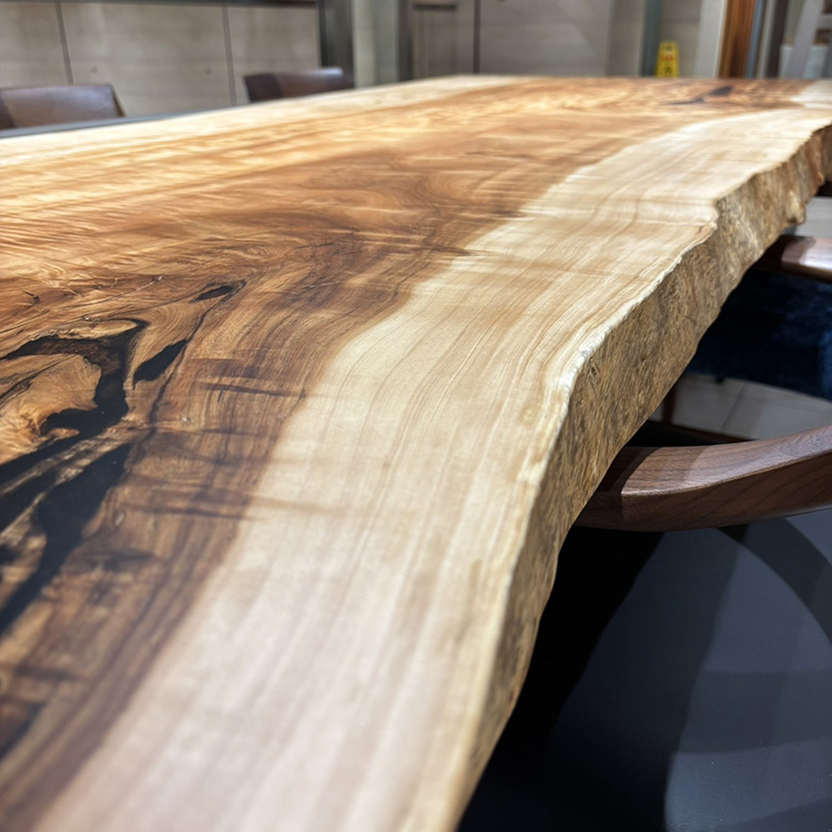 一枚板　トチ / 栃(杢)　K-CN-2106-1550　(W250cm)