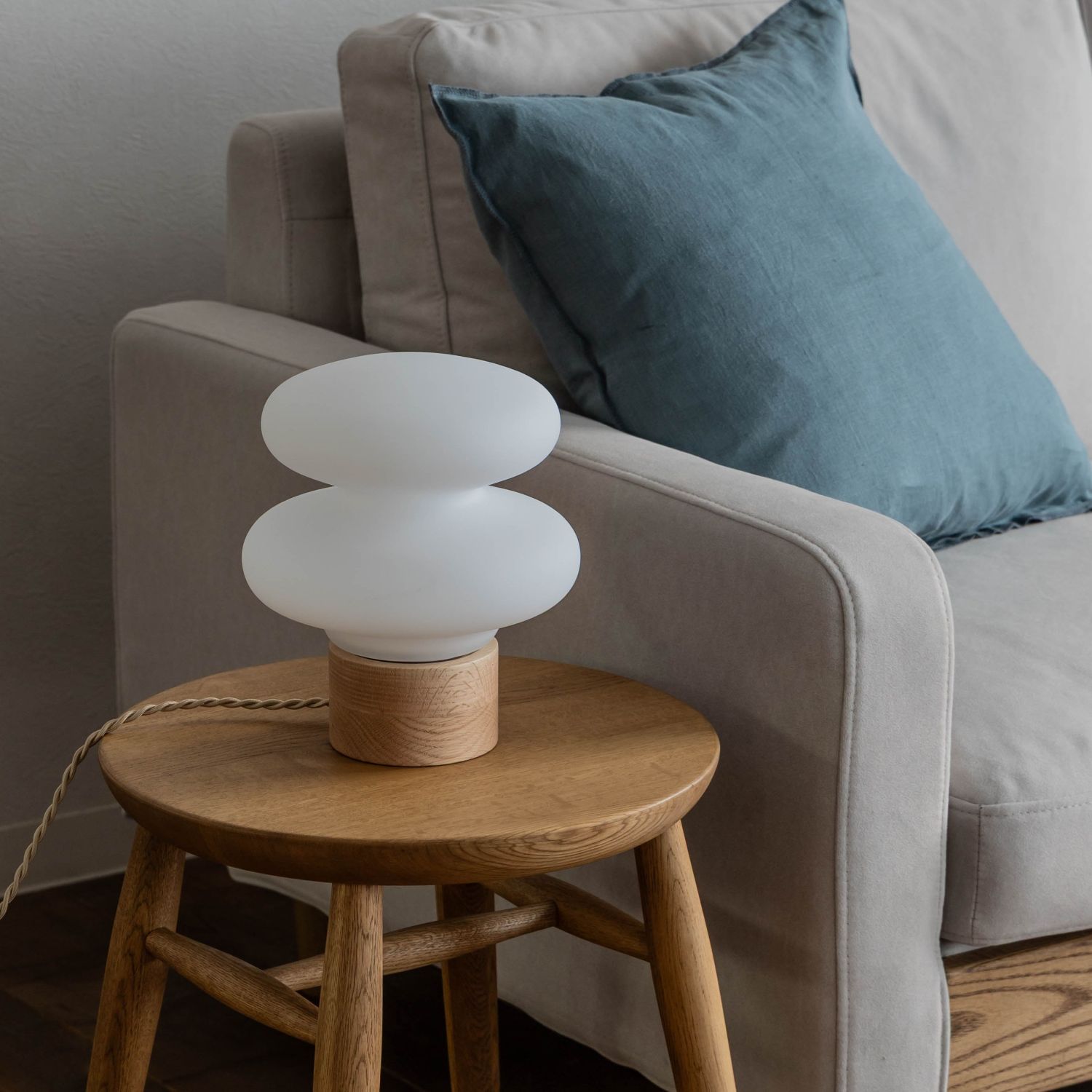 モニーク テーブルランプ