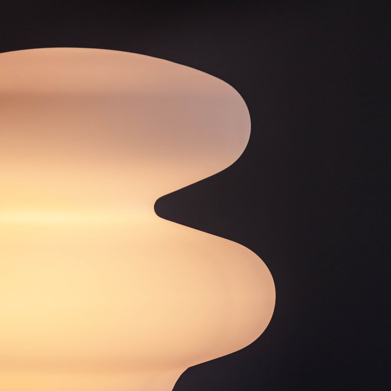 モニーク テーブルランプ