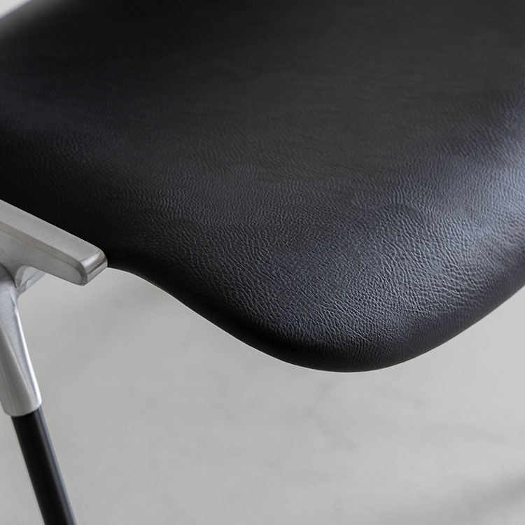 カステル ダイニングチェア