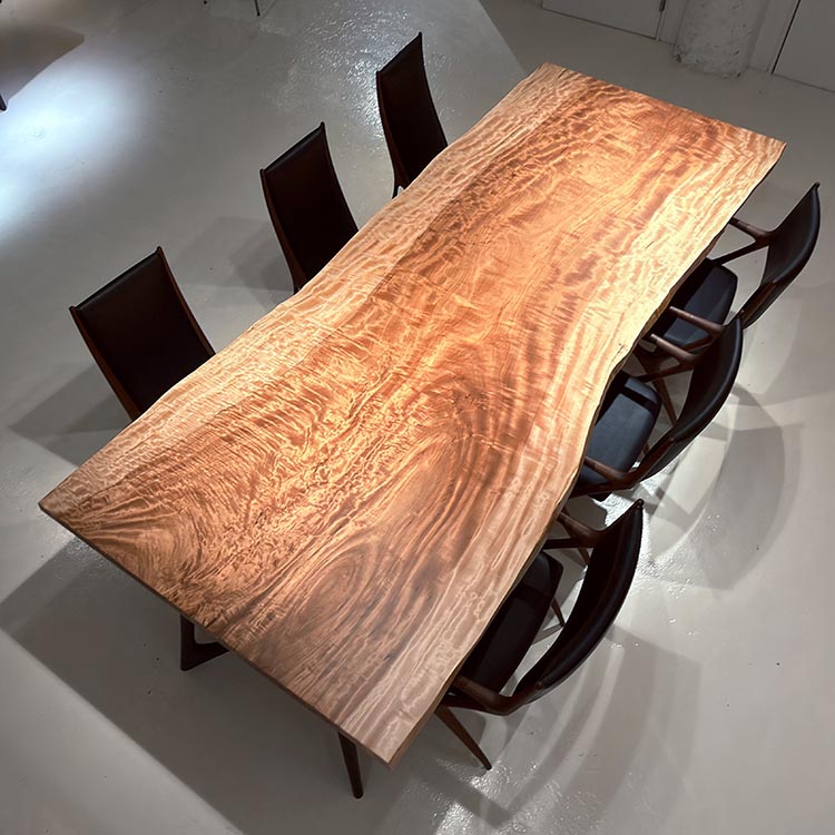 一枚板　トチ / 栃(杢)　K-HN-2203-906　(W240cm)