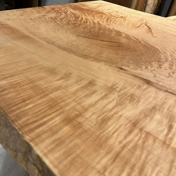 一枚板　カエデ / 楓(杢)　K-GM-2205-687　(W200cm)