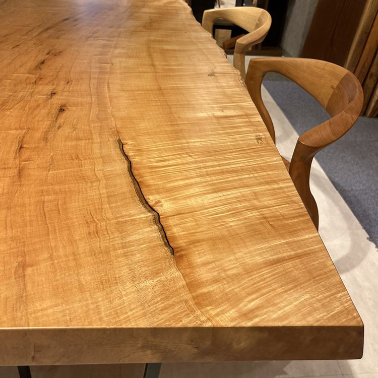 一枚板　カエデ / 楓(杢)　K-GM-2205-687　(W200cm)