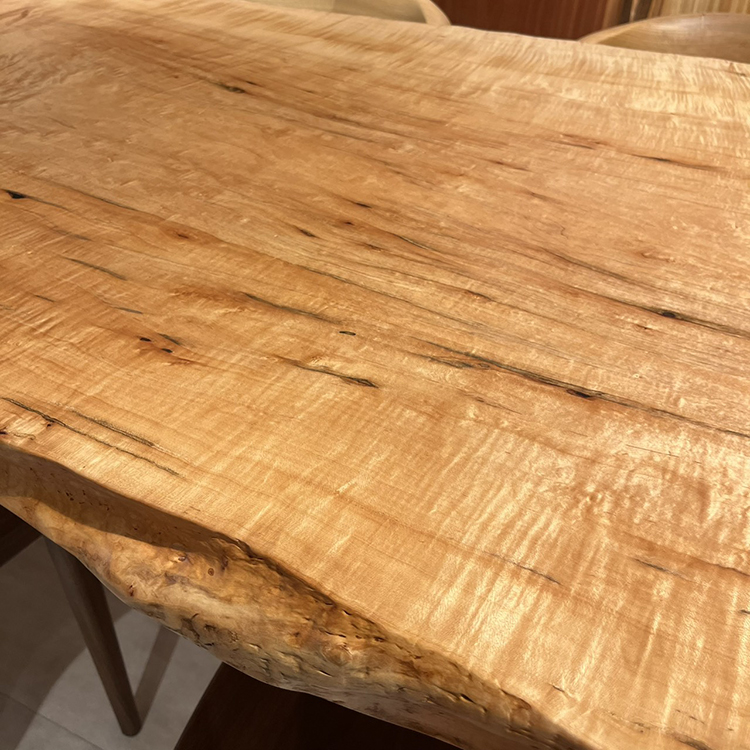 一枚板　カエデ / 楓(杢)　K-GM-2205-687　(W200cm)