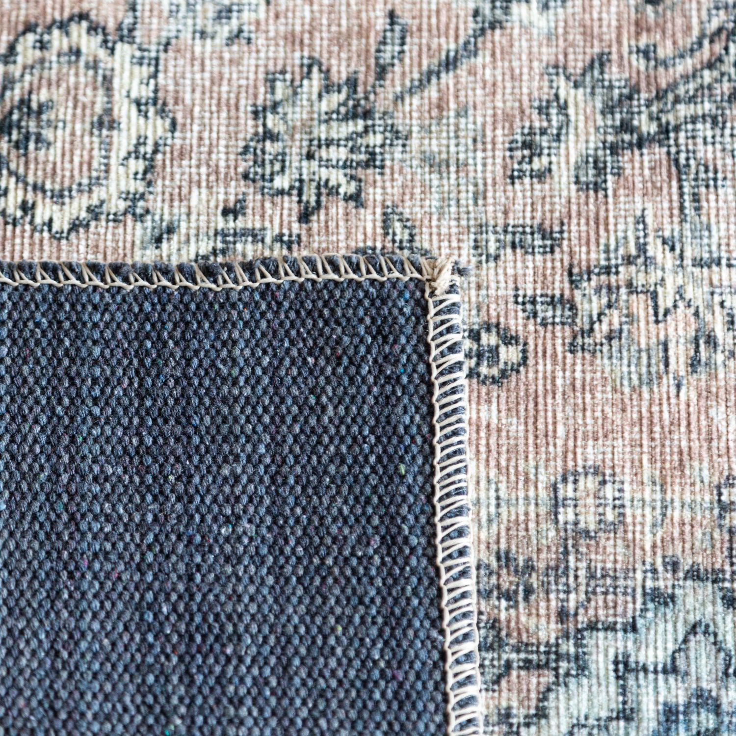 アシュリーラグ