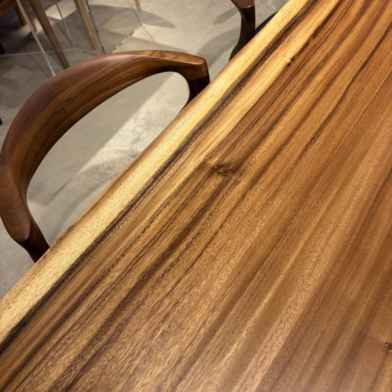 一枚板　モンキーポッド　345-10-2　(W180cm)