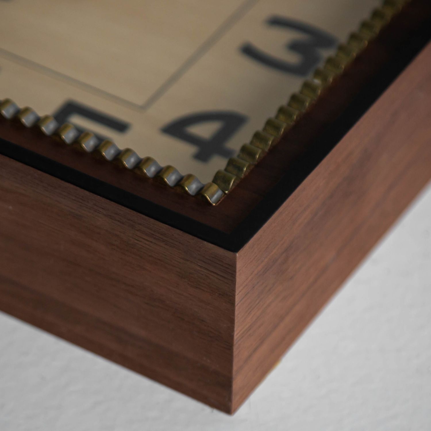 ブラス クロック ソリッド