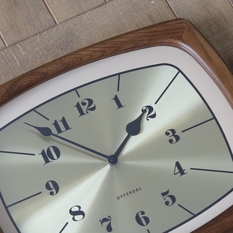 イーノク クロック