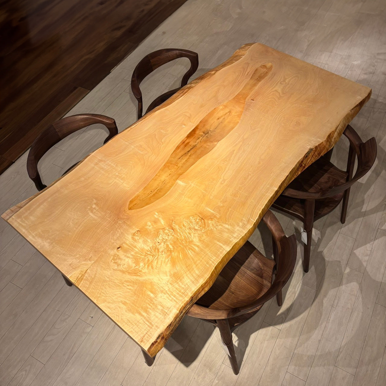 一枚板　トチ / 栃(杢)　K-HN-2111-955　(W180cm)