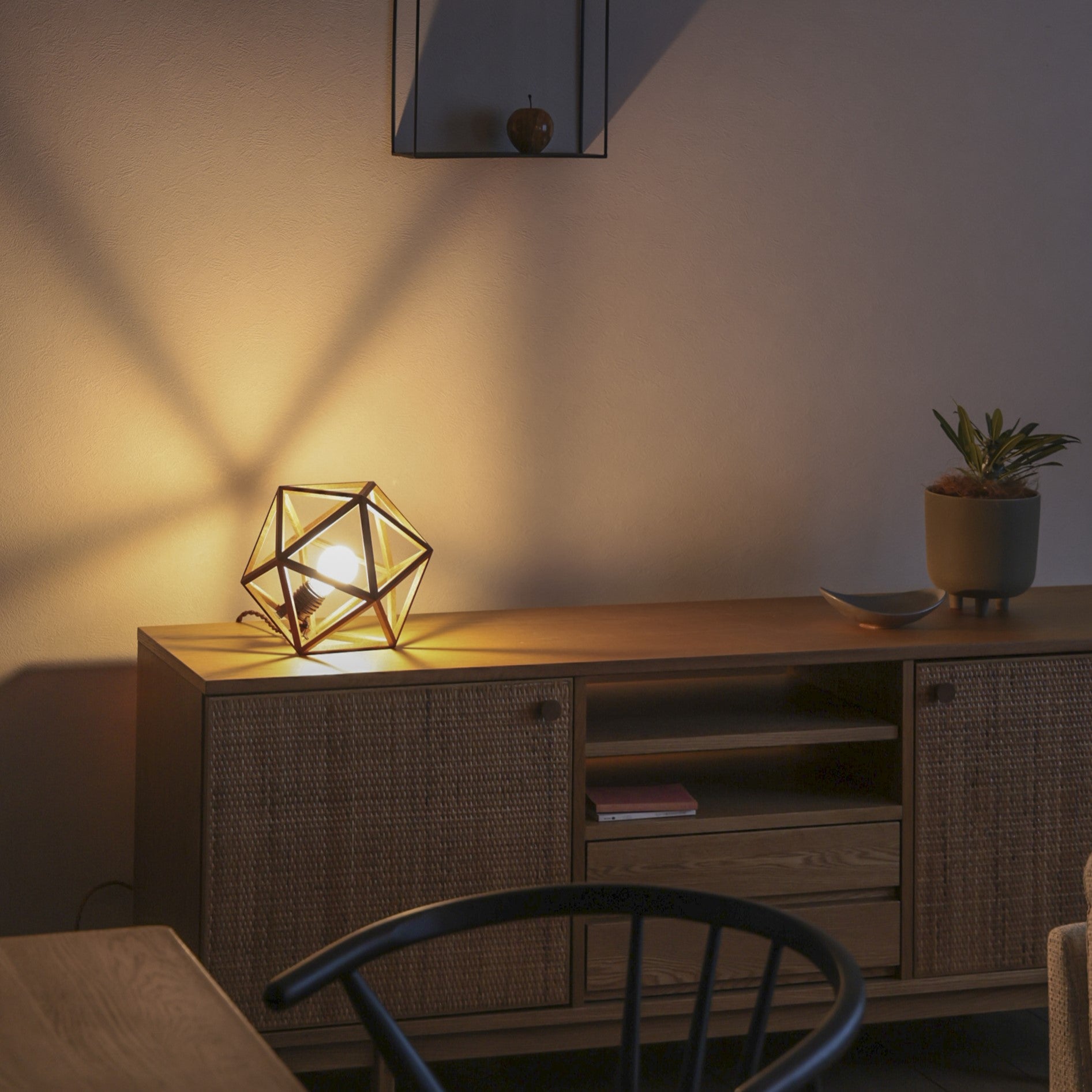 コンフェッティ テーブルランプ